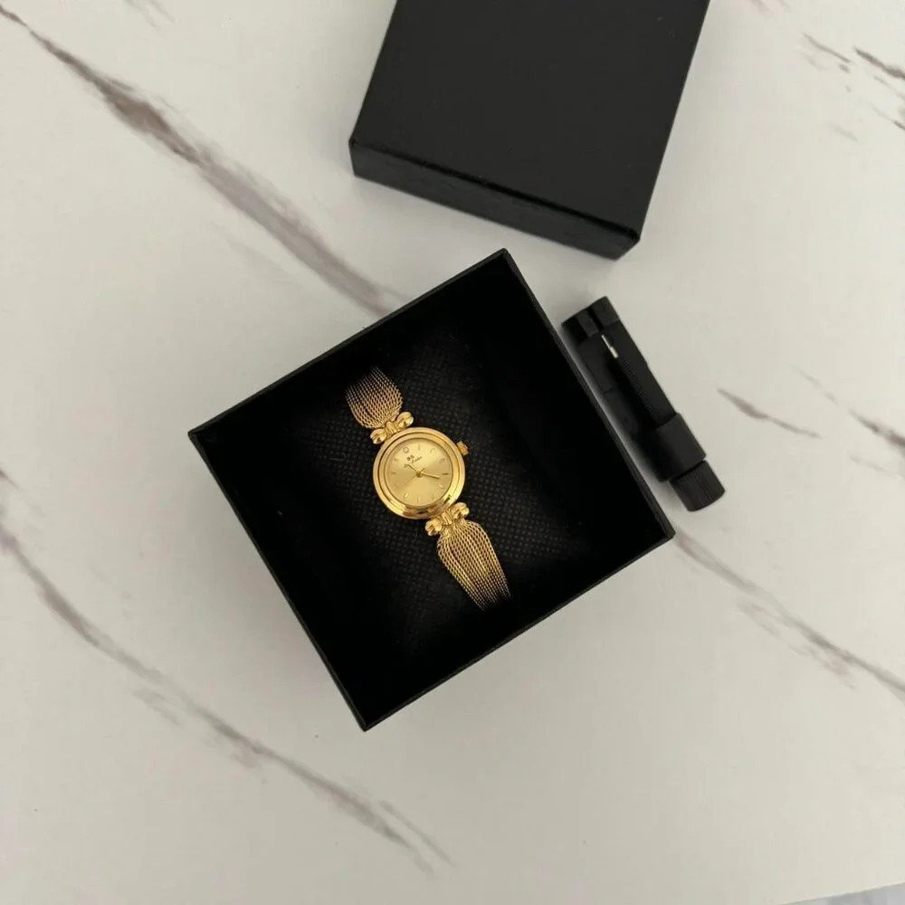 SKU0081 Retro Gold Women Minimalist Adjustable‎ Watch Bracelet + gift bag